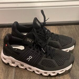 On cloud sneakers black